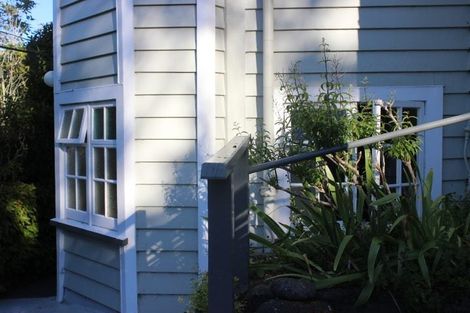 Photo of property in 17 Moana Road, Kelburn, Wellington, 6012