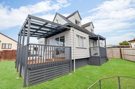 Photo of property in 1/13 Greenstone Place, Clover Park, Auckland, 2019