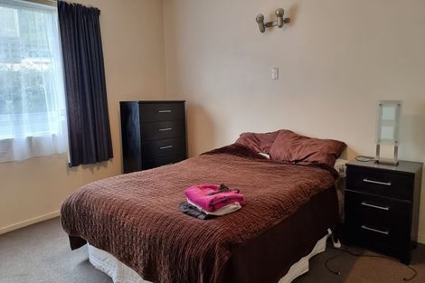 Photo of property in 6 Redwood Avenue, Tawa, Wellington, 5028