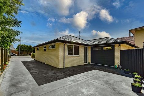 Photo of property in 1/220 Avonhead Road, Avonhead, Christchurch, 8042