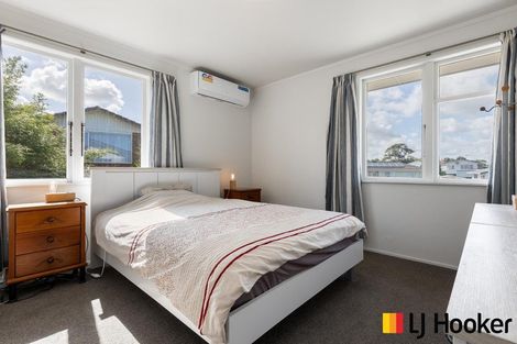 Photo of property in 12 Crampton Place, Manurewa, Auckland, 2102