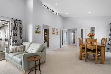 Photo of property in 1 Holcombrooke Lane, Welcome Bay, Tauranga, 3175