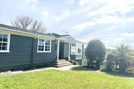 Photo of property in 16 Mawson Avenue, Torbay, Auckland, 0630