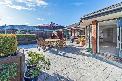 Photo of property in 18 Coolspring Way, Redwood, Christchurch, 8051