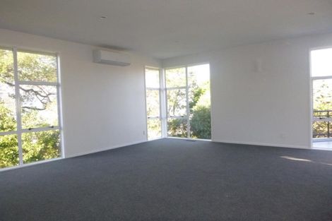 Photo of property in 18 London Road, Korokoro, Lower Hutt, 5012