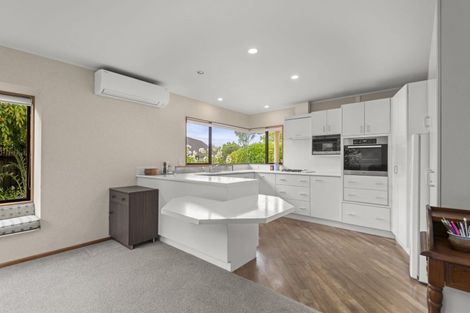 Photo of property in 11 Balcairn Place, Terrace End, Palmerston North, 4410