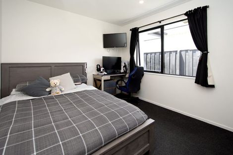 Photo of property in 72 Tiritiri Moana Drive, Pegasus, 7612