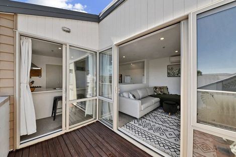 Photo of property in 2/9 Cameron Street, Sydenham, Christchurch, 8023