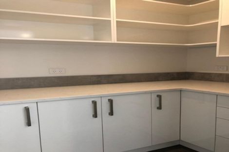 Photo of property in 10 James Elliot Way, Pokeno, 2402