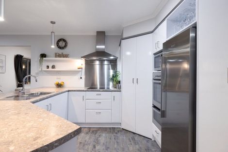 Photo of property in 28 Tuscany Place, Ohauiti, Tauranga, 3112