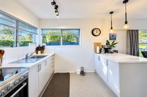 Photo of property in 2/15 Gloaming Place, Conifer Grove, Takanini, 2112