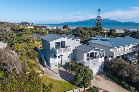 Photo of property in 8 Hughes Street, Waikanae Beach, Waikanae, 5036