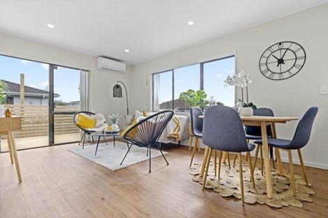 Photo of property in 2/35 Secretariat Place, Randwick Park, Auckland, 2105