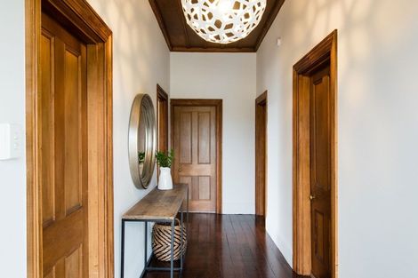 Photo of property in 6 Neeve Road, Taradale, Napier, 4112