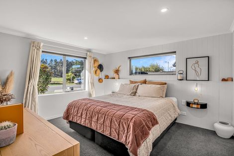 Photo of property in 6 Dunlops Crescent, Marshland, Christchurch, 8083