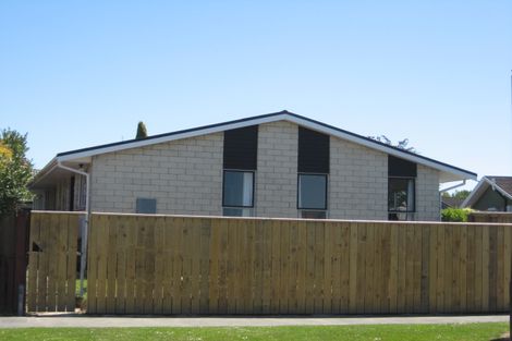 Photo of property in 1/39 Oldwood Street, Bishopdale, Christchurch, 8053
