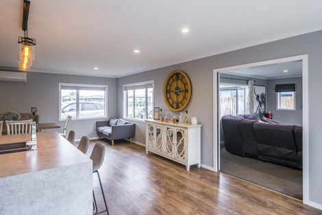 Photo of property in 14 Gallipoli Place, Paraparaumu, 5032