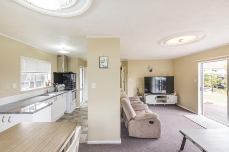 Photo of property in 17 Cargill Grove, Kelvin Grove, Palmerston North, 4414