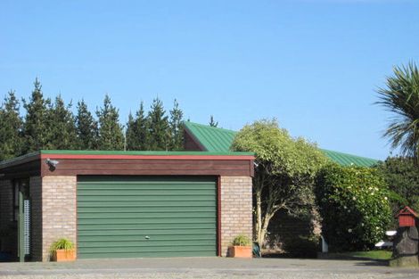 Photo of property in 11 Keats Place, Whalers Gate, New Plymouth, 4310