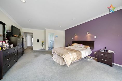 Photo of property in 41 Arahiwi Grove, Tirohanga, Lower Hutt, 5010