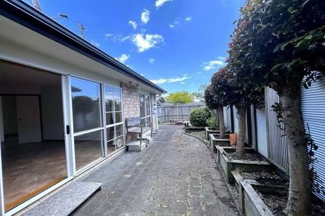 Photo of property in 1/16 Glanworth Place, Dannemora, Auckland, 2016