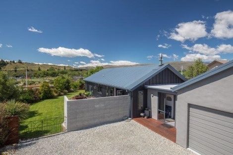Photo of property in 25 Frye Crescent, Albert Town, Wanaka, 9305