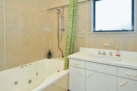 Photo of property in 9 Moana Drive, Mahia, 4198