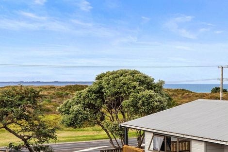 Photo of property in 988 Papamoa Beach Road, Papamoa Beach, Papamoa, 3118