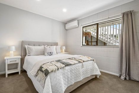 Photo of property in 86 Porritt Avenue, Chatswood, Auckland, 0626