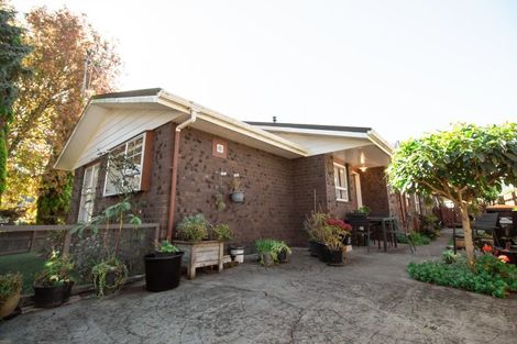 Photo of property in 1a Huata Place, West End, Palmerston North, 4412