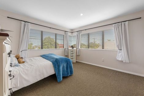 Photo of property in 108 Clovelly Road, Bucklands Beach, Auckland, 2012