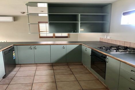 Photo of property in 2/19 Hills Road, Edgeware, Christchurch, 8013