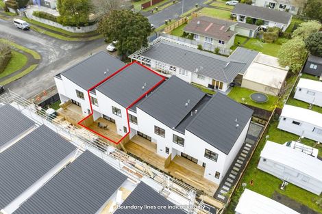 Photo of property in 11a Rountree Place, Conifer Grove, Takanini, 2112