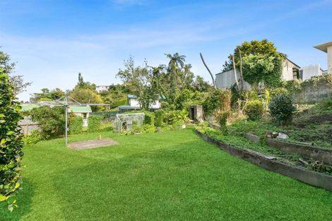 Photo of property in 8 Pembroke Street, Westown, New Plymouth, 4310