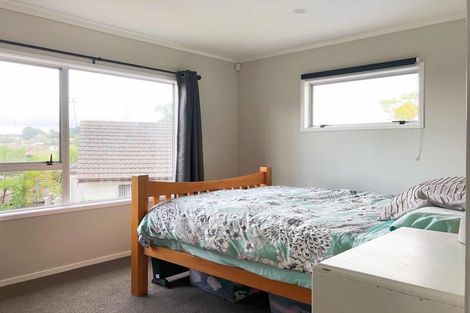 Photo of property in 22 Cedar Heights Avenue, Massey, Auckland, 0614