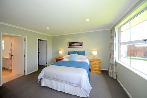 Photo of property in 45 Liverton Crescent, Bishopdale, Christchurch, 8053