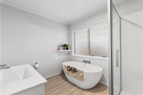 Photo of property in 57 Te Kio Crescent, Papamoa Beach, Papamoa, 3118