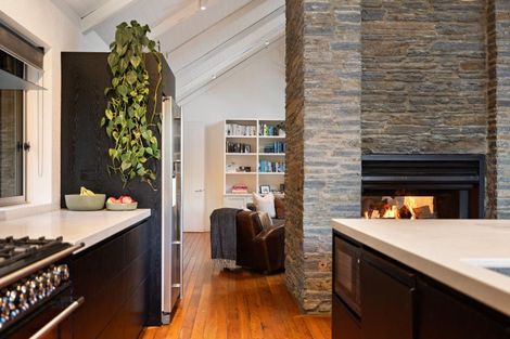 Photo of property in 12 Amber Close, Arthurs Point, Queenstown, 9371