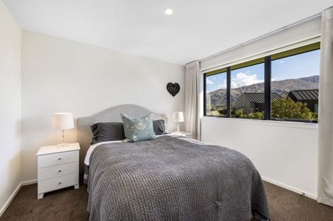 Photo of property in 12 Kereru Crescent, Wanaka, 9305