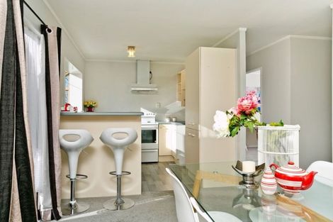 Photo of property in 4 Owl Court, Unsworth Heights, Auckland, 0632