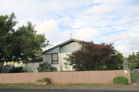 Photo of property in 18 Glen Close, Glen Eden, Auckland, 0602