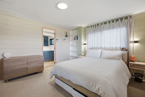 Photo of property in 17a Saint Ives Grove, Whalers Gate, New Plymouth, 4310