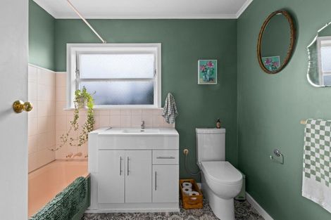 Photo of property in 2a Mckenzie Avenue, Marewa, Napier, 4110