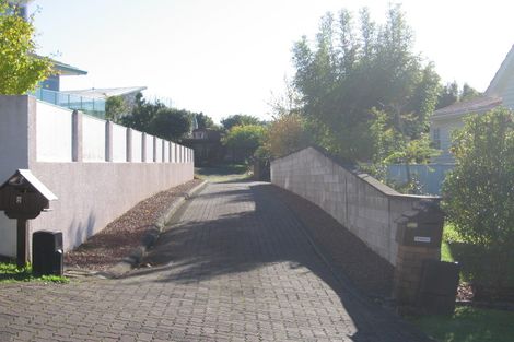 Photo of property in 8 Marguerita Place, West Harbour, Auckland, 0618