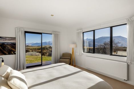 Photo of property in 7 Rabbiters Drive, Jacks Point, Queenstown, 9371