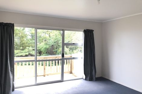 Photo of property in 2/25 Edgware Road, West Harbour, Auckland, 0618