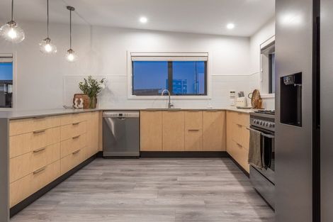 Photo of property in 12 Ash Close, Levin, 5510