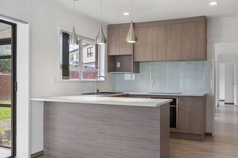 Photo of property in 176 Edmonton Road, Te Atatu South, Auckland, 0610