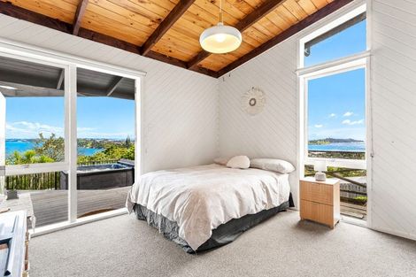 Photo of property in 73 Roberts Road, Matakatia, Whangaparaoa, 0930