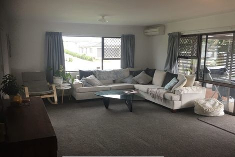 Photo of property in 23 Lane Road, Weymouth, Auckland, 2103